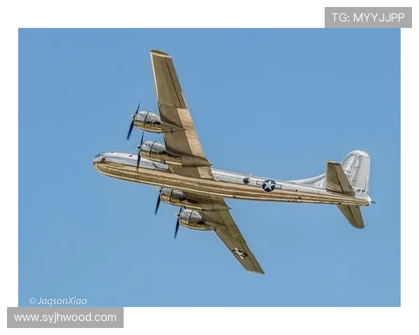 以金色轰炸机为引爆点的视觉系音乐狂欢新纪元探索全景式叙事之路径