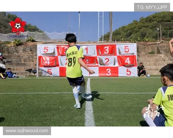 燃情绿茵之夜球迷狂欢派对盛典全城热力绽放共赴荣耀巅峰时刻 - 副本 (4) - 副本 燃情绿茵之夜球迷狂欢派对盛典全城热力绽放共赴荣耀巅峰时刻 - 副本 (4) - 副本